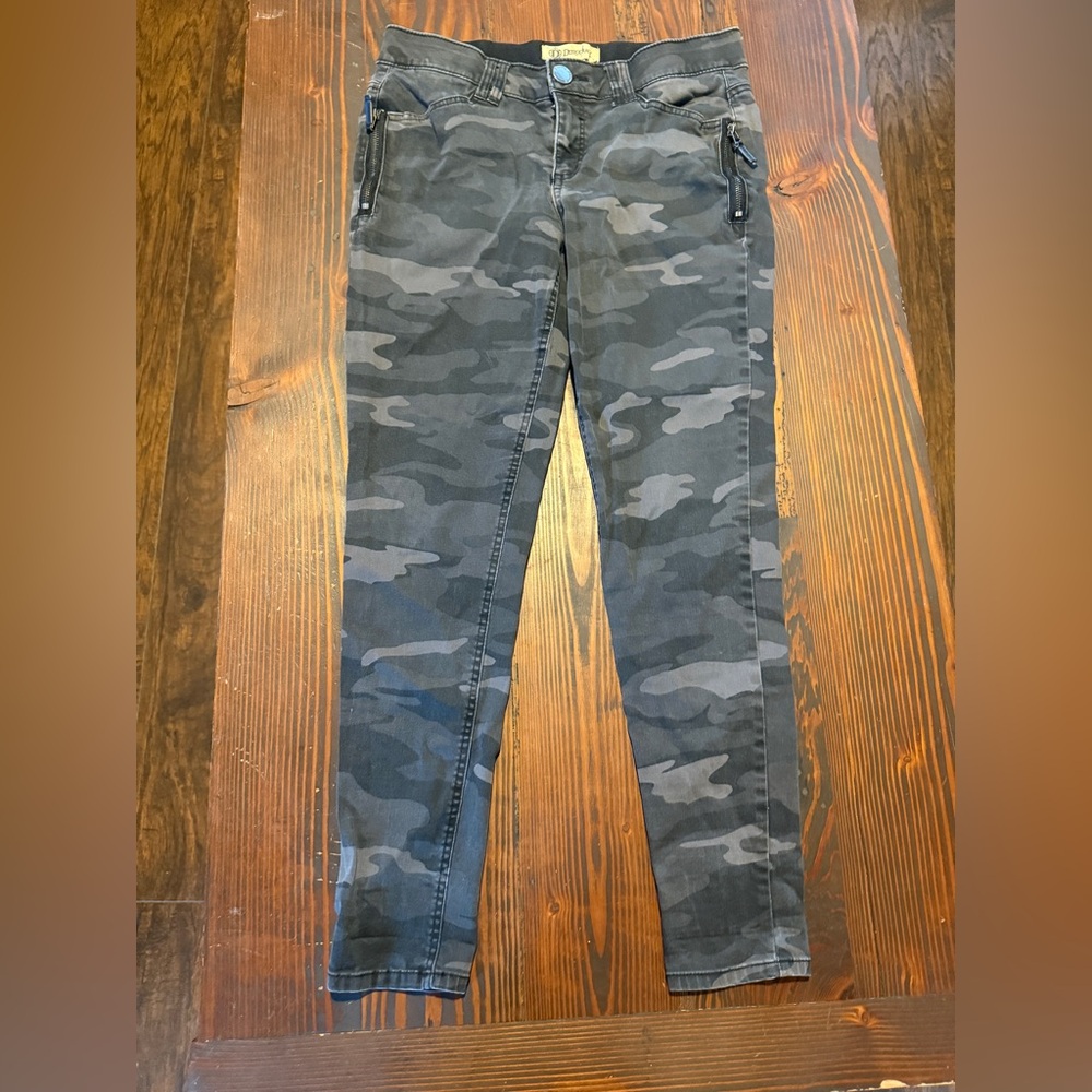Democracy camo jeans size 8